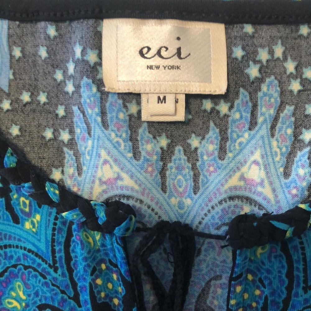 ECI Tunic - Picture 4 of 4